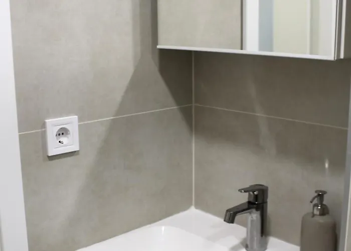 Апартамент Modern 1-bed With Pool & Seaview Варна