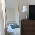 アパート Modern 1-bed With Pool & Seaview *