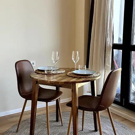 Modern 1-bed With Pool & Seaview 아파트 바르나